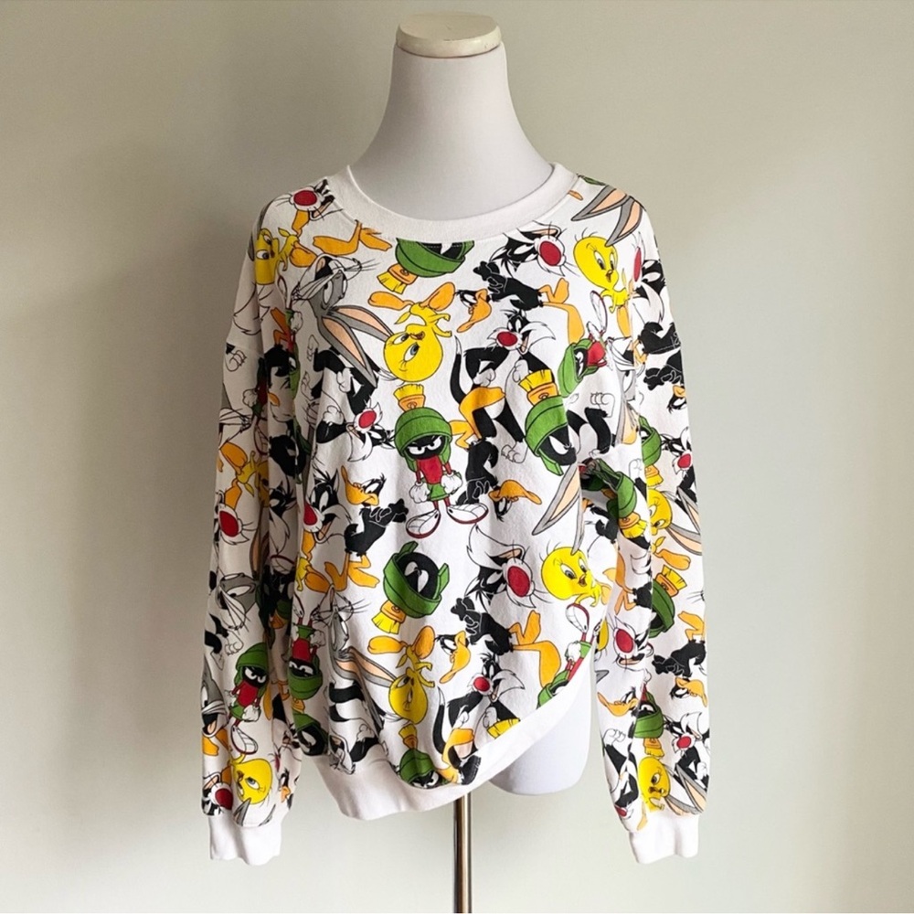 Looney Tunes Cartoon Bugs Bunny & Company Character Printed Sweatshirt
